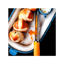 Carica l&#39;immagine nel visualizzatore di Gallery, Grattugia ZESTER Arancione da Cucina Lama Fine MICROPLANE